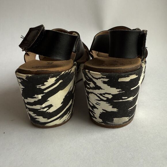 Clarks Stasha Hale Wedge Slingback strap black/white Sz 8.5M Crossed Wide Strap - Picture 6 of 13